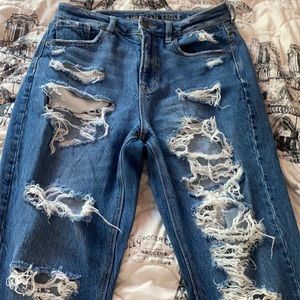 distressed american eagle mom jeans